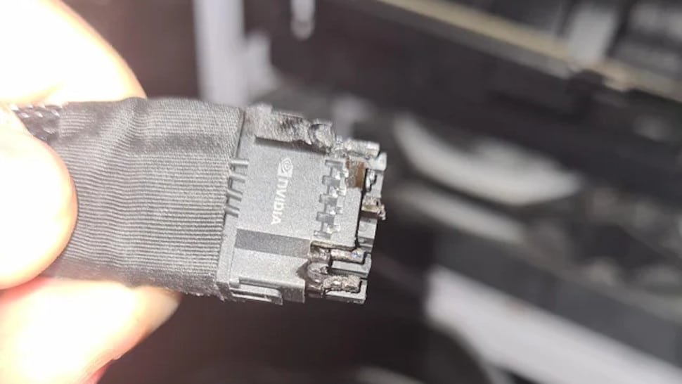 Nvidia enquête sur les problèmes signalés concernant le câble de fusion du GPU RTX 4090.